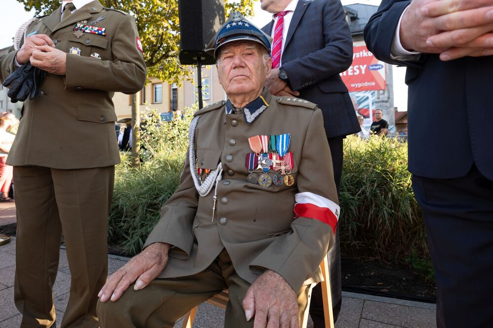 Uroczystość odsłonięcia pomnika pamięci gen. Franciszka Kleeberga i żołnierzy Samodzielnej Grupy Operacyjnej „Polesie” – Włodawa, 26 września 2023. Fot. Mikołaj Bujak (IPN)