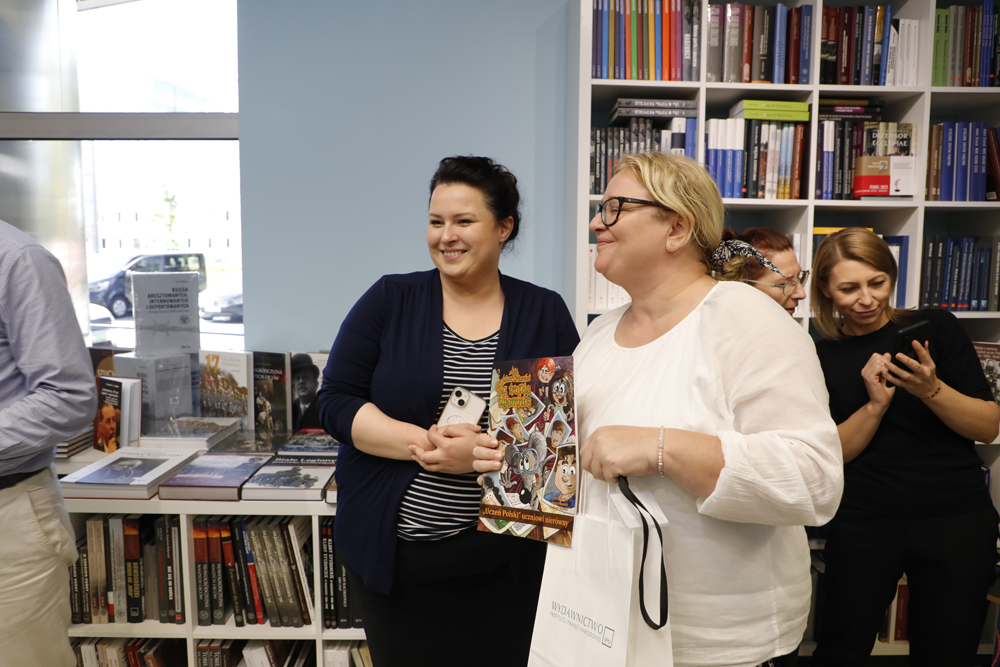 Księgarnia IPN przy ul. Kurtyki 1 już otwarta. Fot. Piotr Życieński (IPN)