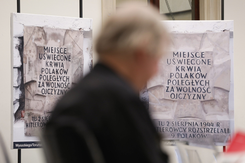 Podsumowanie projektu „Tablice Pamięci” – konferencja prasowa z udziałem prezesa IPN dr. Karola Nawrockiego – Warszawa, 3 października 2023. Fot. Mikołaj Bujak (IPN)