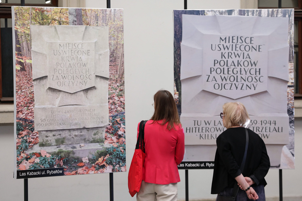 Podsumowanie projektu „Tablice Pamięci” – konferencja prasowa z udziałem prezesa IPN dr. Karola Nawrockiego – Warszawa, 3 października 2023. Fot. Mikołaj Bujak (IPN)