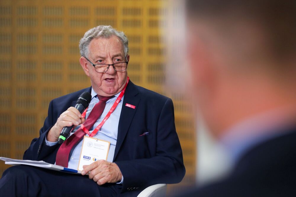 Debata panelowa „Świadomość historyczna mieszkańców województwa podkarpackiego. Rola organizacji społecznych”. Na zdj.  prof. dr hab. Jan Draus – Podkarpacki Kongres Pamięci Narodowej, 4 października 2023. Fot. Mikołaj Bujak (IPN)