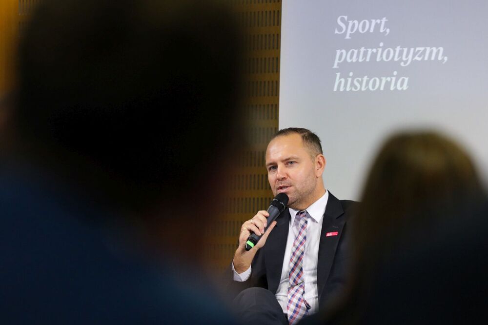Debata „Sport, patriotyzm, historia”. Na zdj. dr Karol Nawrocki, prezes IPN – Podkarpacki Kongres Pamięci Narodowej, 4 października 2023. Fot. Mikołaj Bujak (IPN)