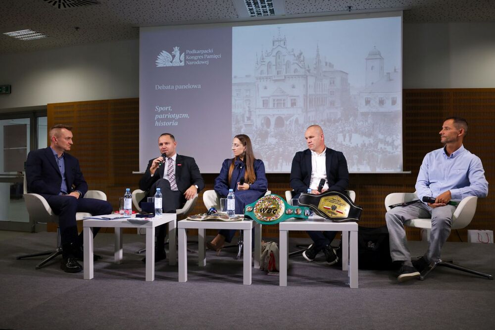 Debata „Sport, patriotyzm, historia” – Podkarpacki Kongres Pamięci Narodowej, 4 października 2023. Fot. Mikołaj Bujak (IPN)