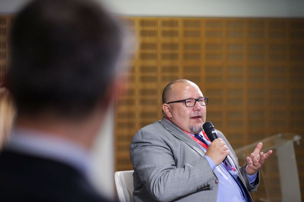 Dr hab. Sebastian Piątkowski podczas debaty „Miłość bliźniego w nieludzkich czasach” – Podkarpacki Kongres Pamięci Narodowej, 5 października 2023. Fot. Mikołaj Bujak (IPN)