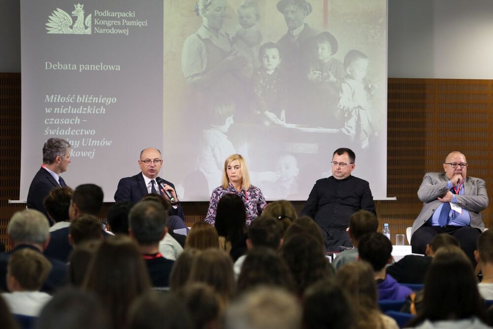 Debata „Miłość bliźniego w nieludzkich czasach” – Podkarpacki Kongres Pamięci Narodowej, 5 października 2023. Fot. Mikołaj Bujak (IPN)