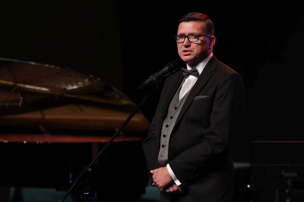 Dr hab. Dariusz Iwaneczko, dyrektor rzeszowskiego IPN, podczas gali wręczenia nagród „Świadek Historii” – Podkarpacki Kongres Pamięci Narodowej, 5 października 2023. Fot. Mikołaj Bujak (IPN)