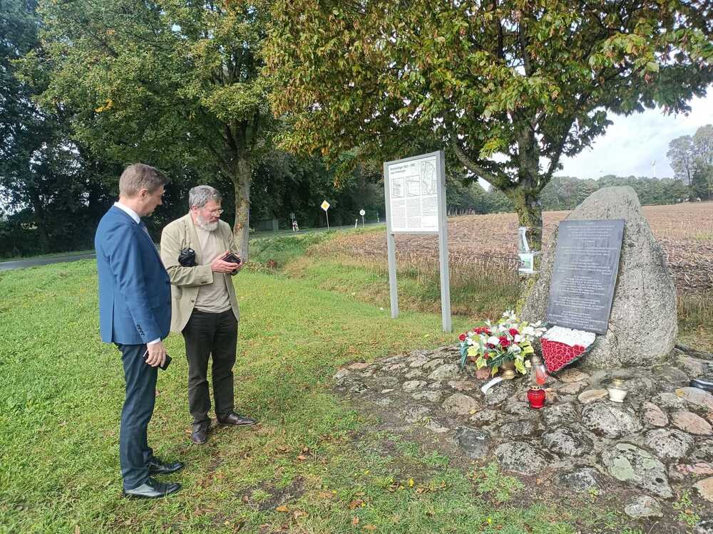 Upamiętnienie Polaków – więźniów obozu. Fot. Dorota Lewsza (IPN)