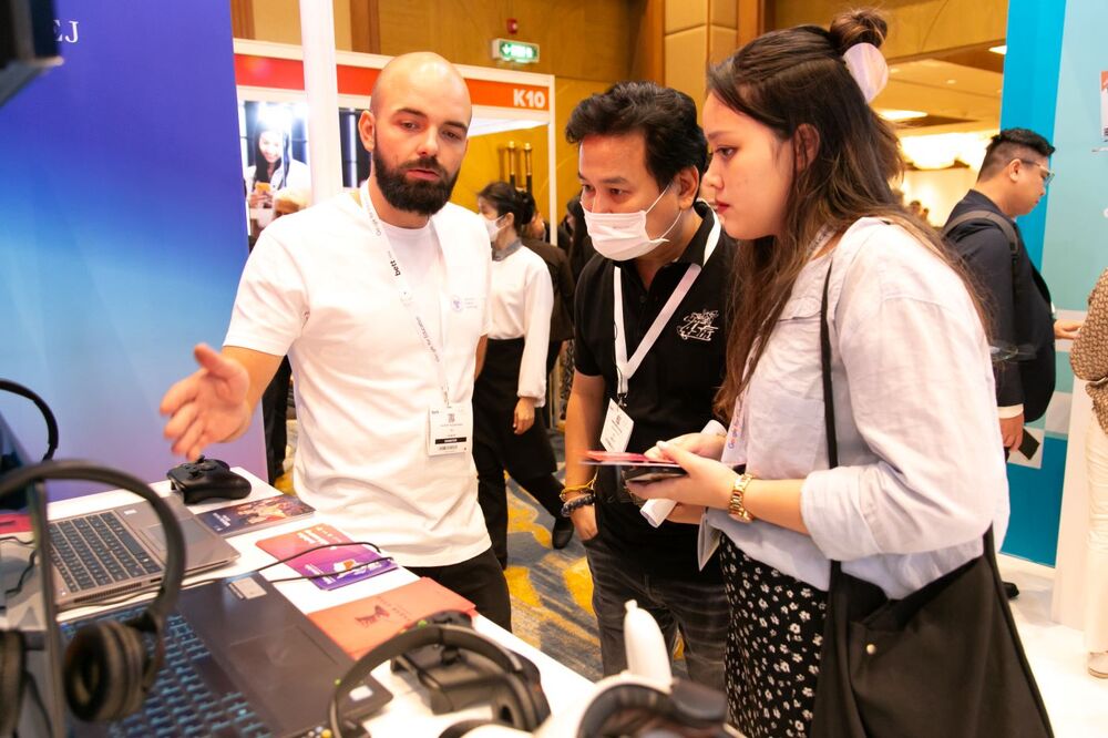 Biuro Nowych Technologii IPN na targach edukacyjnych Bett Asia 2023. Fot. Pee and AO