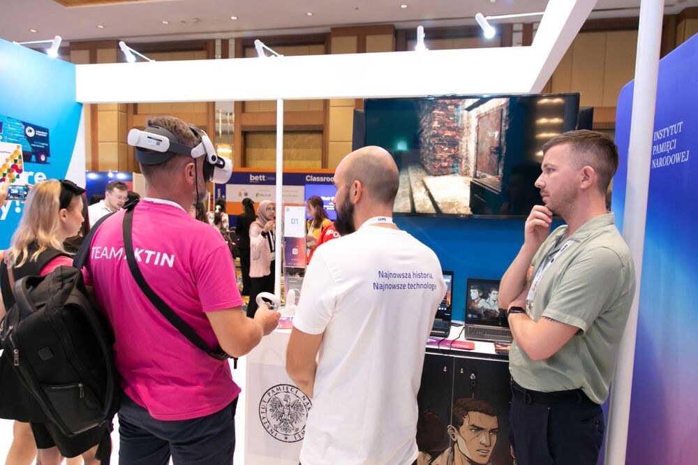 Biuro Nowych Technologii IPN na targach edukacyjnych Bett Asia 2023. Fot. Pee and AO