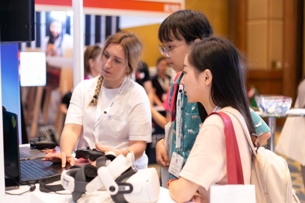 Biuro Nowych Technologii IPN na targach edukacyjnych Bett Asia 2023. Fot. Pee and AO