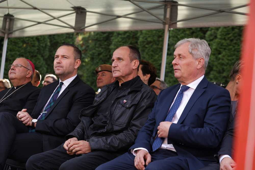 Uroczyste otwarcie nowej siedziby Instytutu Pamięci Narodowej w Opolu – 11 października 2023. Na zdj. dr Karol Nawrocki, poseł Paweł Kukiz, wojewoda opolski Sławomir Kłosowski. Fot. Mikołaj Bujak (IPN)