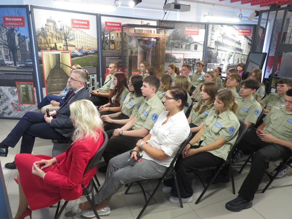 Historia w artefaktach zapisana – spotkanie inaugurujące projekt wystawienniczo-edukacyjny Archiwum IPN – Warszawa, 12 października 2023. Fot. Arkadiusz Serwa, Rafał Borkowski (OAIPN w Warszawie)