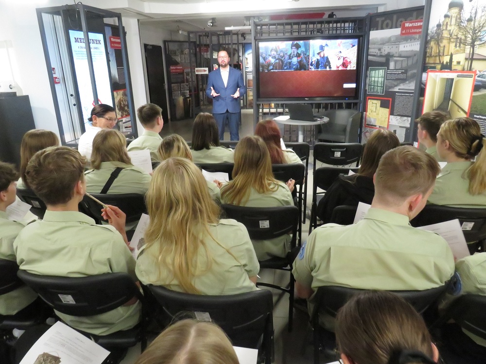 Historia w artefaktach zapisana – spotkanie inaugurujące projekt wystawienniczo-edukacyjny Archiwum IPN – Warszawa, 12 października 2023. Fot. Arkadiusz Serwa, Rafał Borkowski (OAIPN w Warszawie)