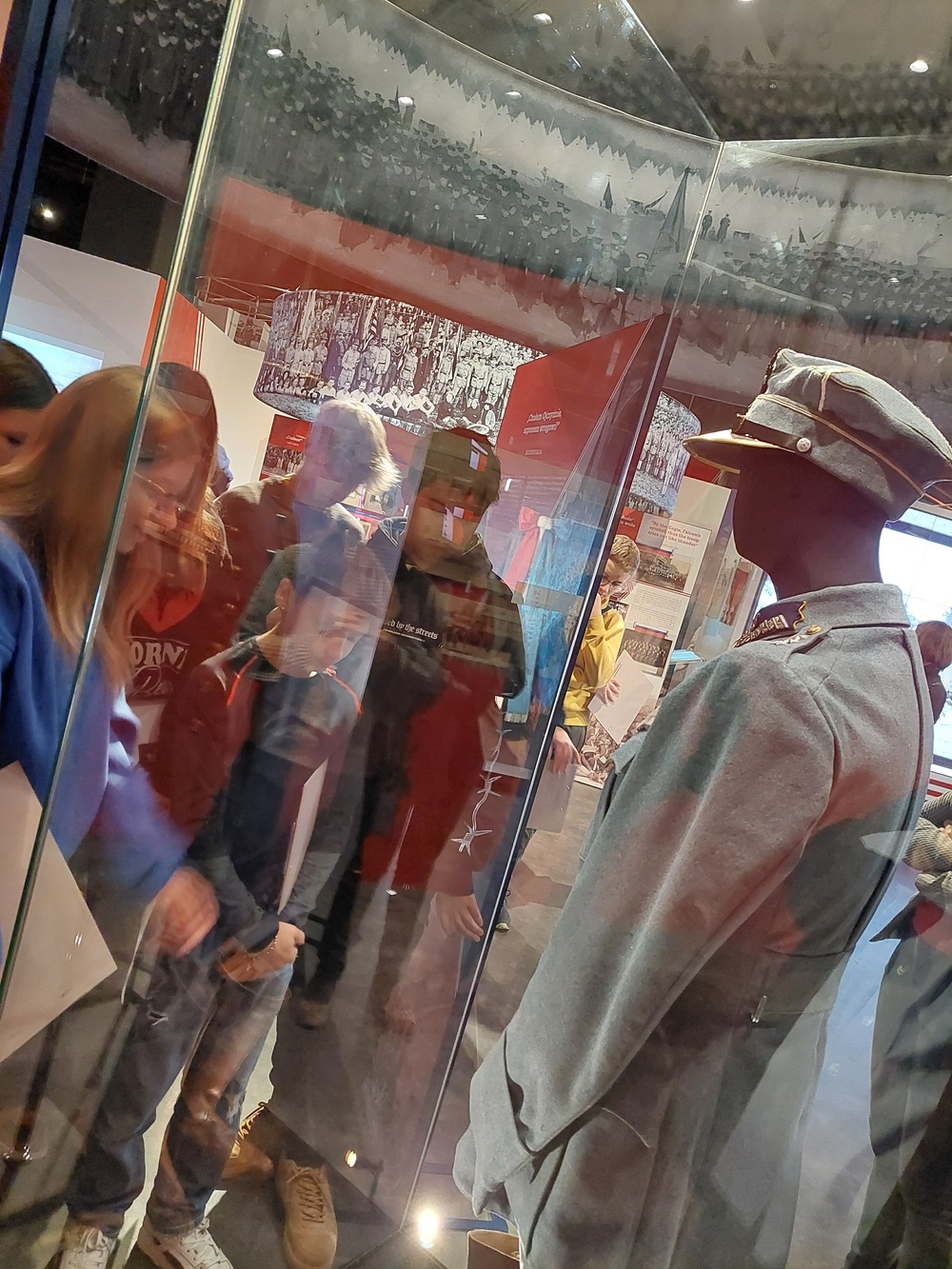 Lekcje archiwalne w Muzeum II Wojny Światowej w Gdańsku. Fot. Archiwum IPN