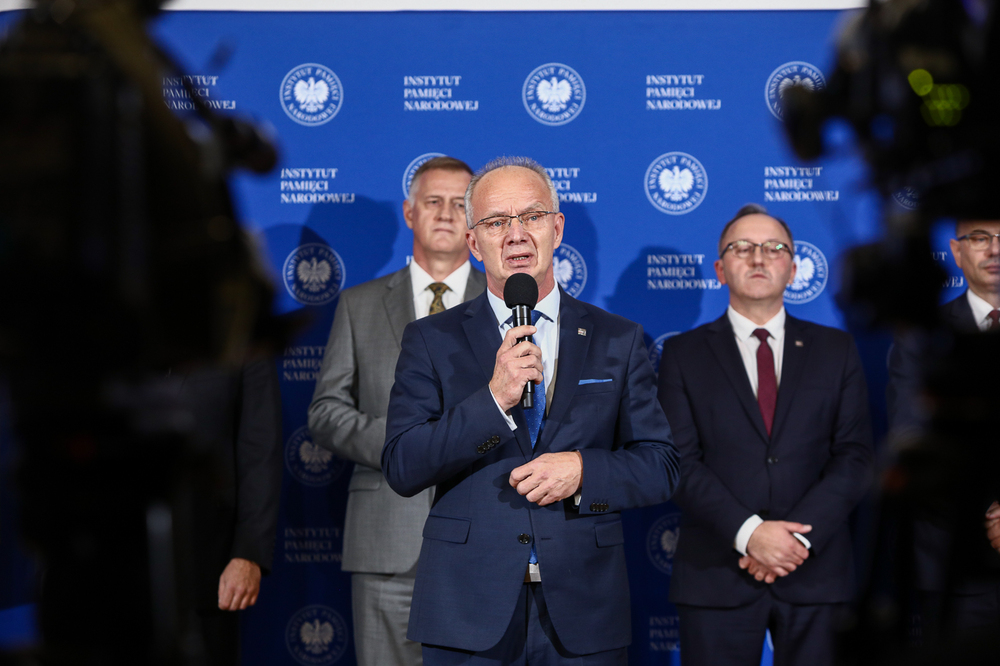 Nie da się zbudować świadomej i bezpiecznej przyszłości bez refleksji historycznej – konferencja prasowa IPN – 25 października 2023. Fot. Sławek Kasper (IPN)