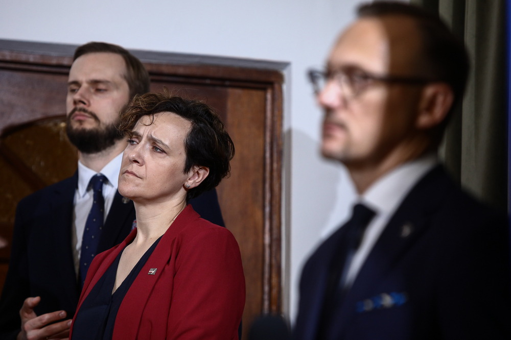 Nie da się zbudować świadomej i bezpiecznej przyszłości bez refleksji historycznej – konferencja prasowa IPN – 25 października 2023. Fot. Sławek Kasper (IPN)