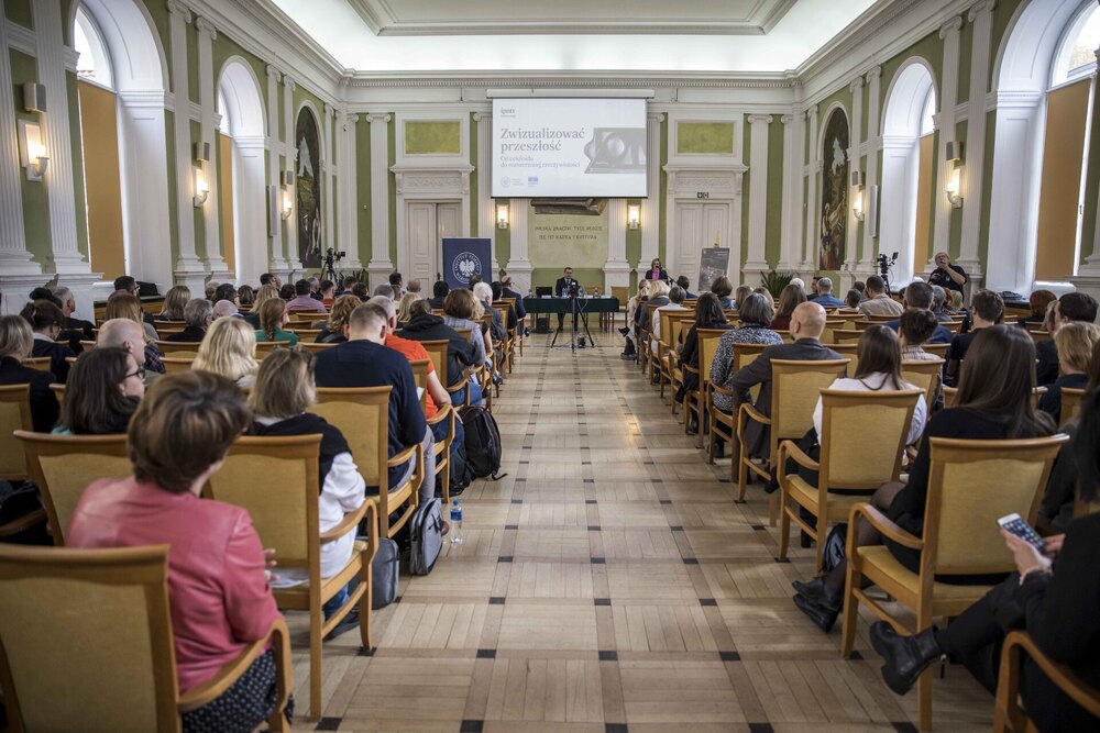 Konferencja naukowa „Zwizualizować przeszłość. Od celuloidu do rozszerzonej rzeczywistości” – Warszawa, 27 października 2023. Fot. Katarzyna Adamów (IPN)