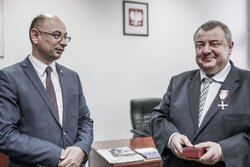 Odznaczenie przyznał Prezydent RP Andrzej Duda. Fot. Sławomir Kasper/IPN