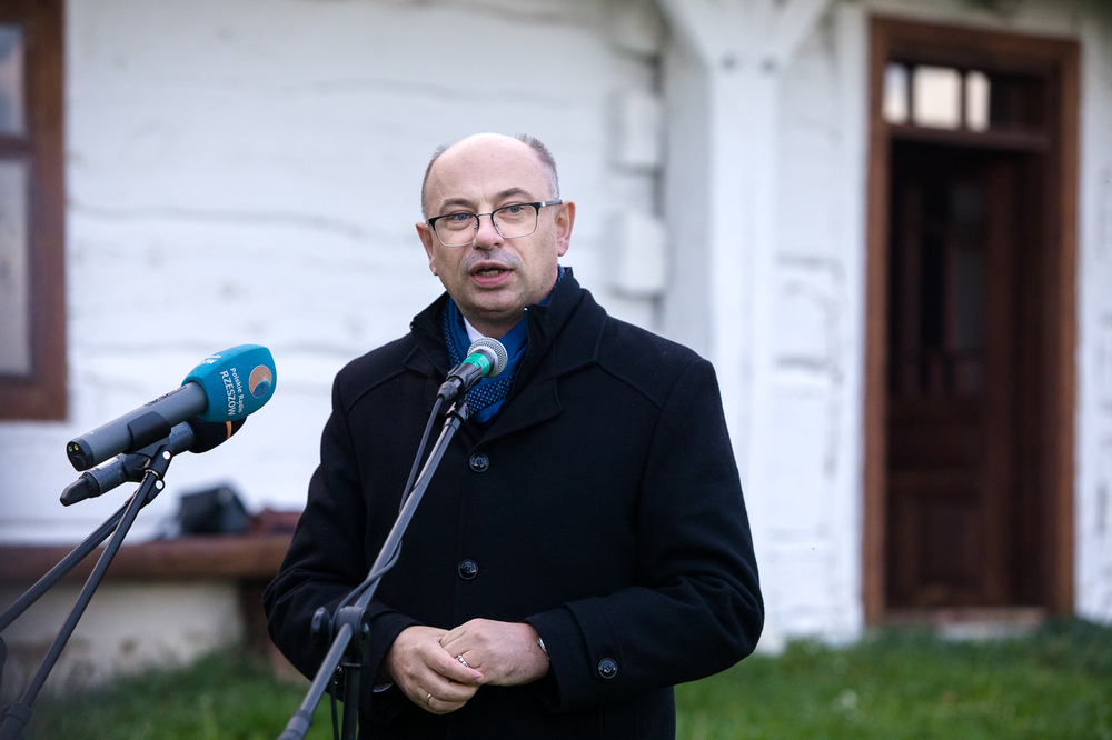 „Zaduszki Skansenowskie” w Markowej upamiętniające Rodzinę Ulmów. Na zdj. dr Mateusz Szpytma, wiceprezes IPN – 4 listopada 2023. Fot. Sławek Kasper (IPN)