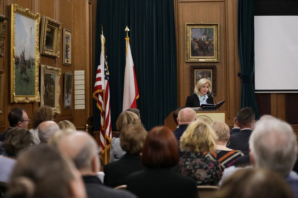 Agnieszka Jędrzak, dyrektor BWM IPN podczas otwarcia wystawy IPN „Szlaki Nadziei. Odyseja Wolności” w Nowym Jorku – 8 listopada 2023. Fot. Mikołaj Bujak (IPN)