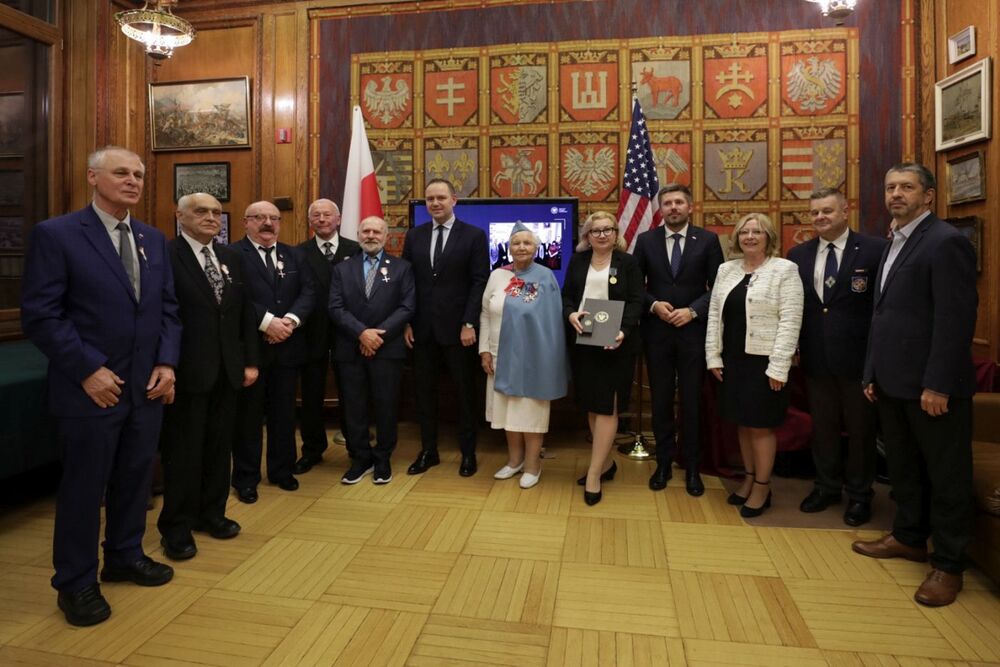 Uroczystość wręczenia Krzyży Wolności i Solidarności byłym działaczom opozycji antykomunistycznej – Nowy Jork, 8 listopada 2023. Fot. Mikołaj Bujak (IPN)