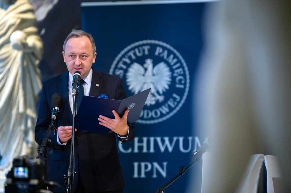 Dr hab. Karol Polejowski, wiceprezes IPN, podczas międzynarodowej konferencji naukowej „Przyszłość i problemy edycji źródeł do historii XX wieku” – Warszawa 16 listopada 2023. Fot. Sławek Kasper (IPN)
