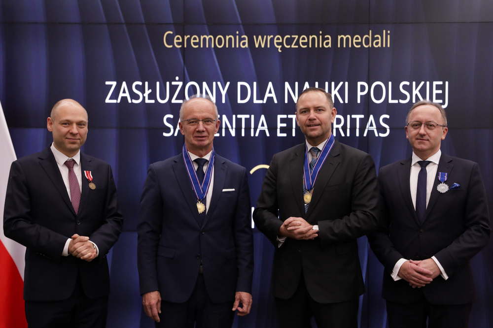 Instytut Pamięci Narodowej z medalami Ministerstwa Edukacji i Nauki – Warszawa, 21 listopada 2023. Fot. Mikołaj Bujak (IPN)