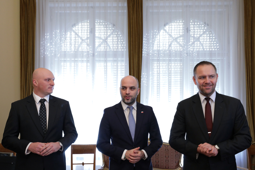 „Przystanek Historia” Instytutu Pamięci Narodowej w Budapeszcie – 23 listopada 2023. Na zdj. Łukasz Witek, Ambasador RP Sebastian Kęciek oraz dr Karol Nawrocki. Fot. Mikołaj Bujak (IPN)