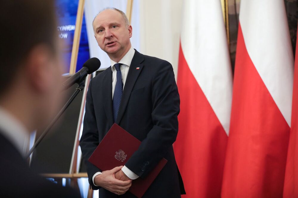 Uroczystość wręczenia not identyfikacyjnych. Na zdj. sekretarz stanu w Kancelarii Prezydenta RP Wojciech Kolarski – Warszawa, 1 grudnia 2023. Fot. Mikołaj Bujak (IPN)