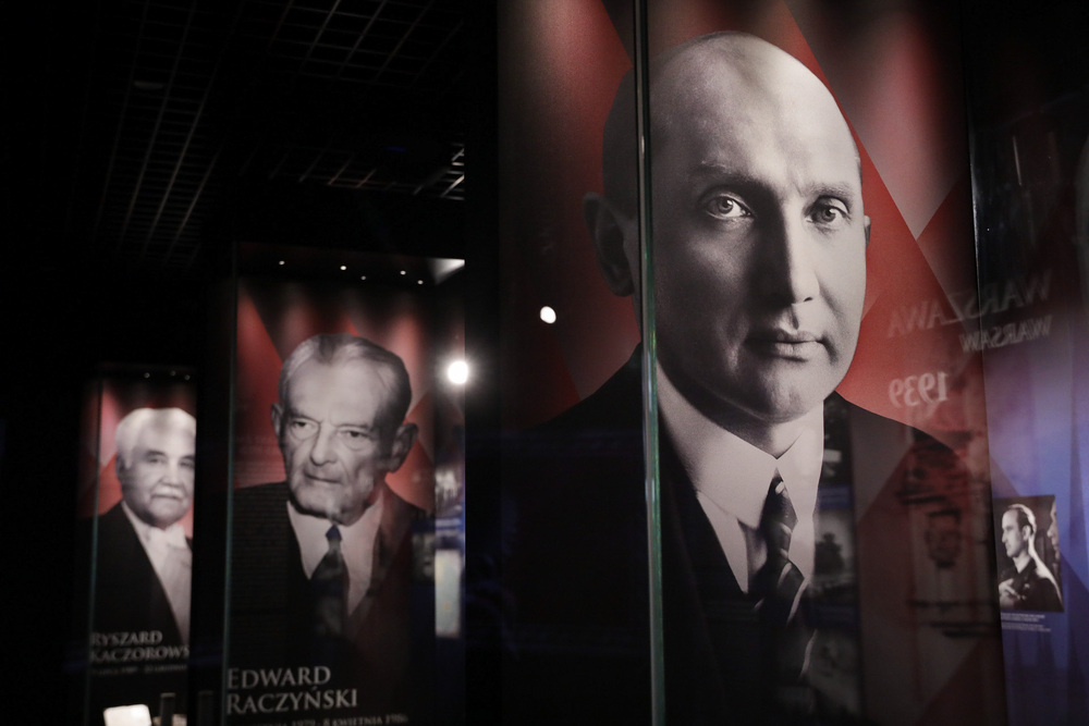 Zajęcia edukacyjne dla uczniów w Izbie Pamięci Prezydentów RP na Uchodźstwie przy Mauzoleum w Świątyni Opatrzności Bożej w Warszawie. Fot. Mikołaj Bujak (IPN)