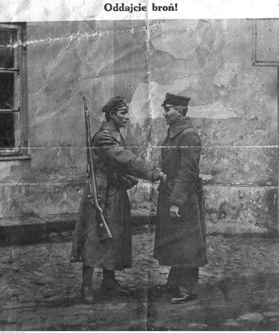 Rozbrajanie Niemców w Warszawie – plakat „Oddajcie broń!”, listopad 1918. Fot. NAC