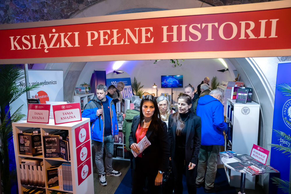 Wydawnictwo IPN na XXXI Targach Książki Historycznej w Warszawie. 30 listopada – 3 grudnia 2023. Fot. Sławek Kasper (IPN)