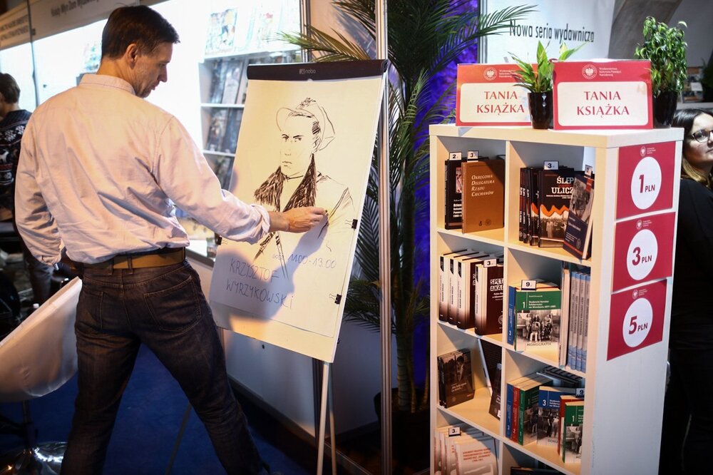 Wydawnictwo IPN na XXXI Targach Książki Historycznej w Warszawie. 30 listopada – 3 grudnia 2023. Fot. Sławek Kasper (IPN)