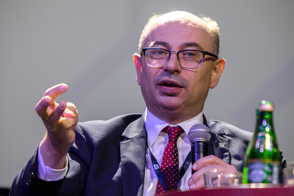 Dyskusja „Sprawiedliwi” podczas zjazdu Platformy Europejskiej Pamięci i Sumienia – Warszawa, 6 grudnia 2023. Na zdj. dr Mateusz Szpytma, zastępca prezesa IPN. Fot. Sławek Kasper (IPN)