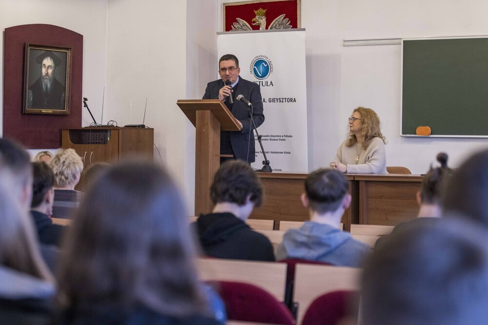 Inauguracja projektu wystawienniczo-edukacyjnego Archiwum IPN „Historia w artefaktach zapisana”  – Pułtusk, 19 grudnia 2023. Na zdj. dr Tomasz Łabuszewski, dyrektor Oddziału IPN w Warszawie. Fot. Katarzyna Adamów (IPN)