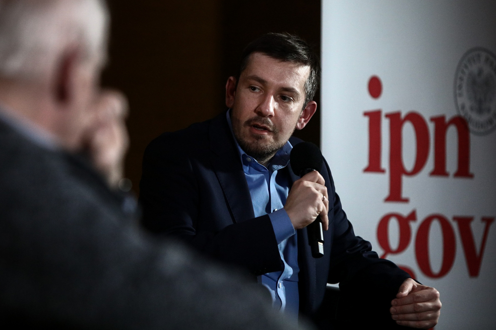 Projekcja filmu dokumentalnego „Pamiętajmy o KL Plaszow” – Warszawa, 24 stycznia 2024. Na zdj. dr Marcin Przegiętka z Biura Badań Historycznych IPN. Fot. Sławek Kasper (IPN)