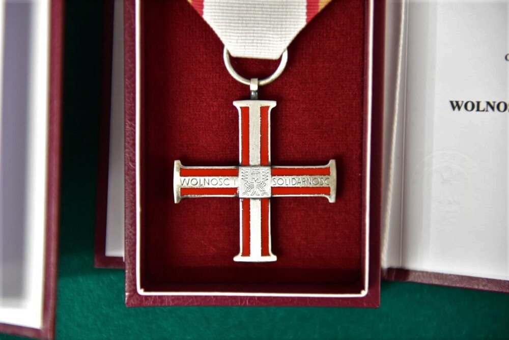 Krzyż Wolności i Solidarności. Fot. Żaneta Wierzgacz (IPN)