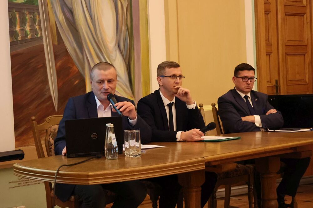 Od lewej: dr Tomasz Bereza, dr Marcin Bukała i dr hab. Dariusz Iwaneczko podczas promocji „Dzieł wybranych” Wincentego Witosa – Rzeszów, 31 stycznia 2024. Fot. Katarzyna Gajda-Bator (IPN)