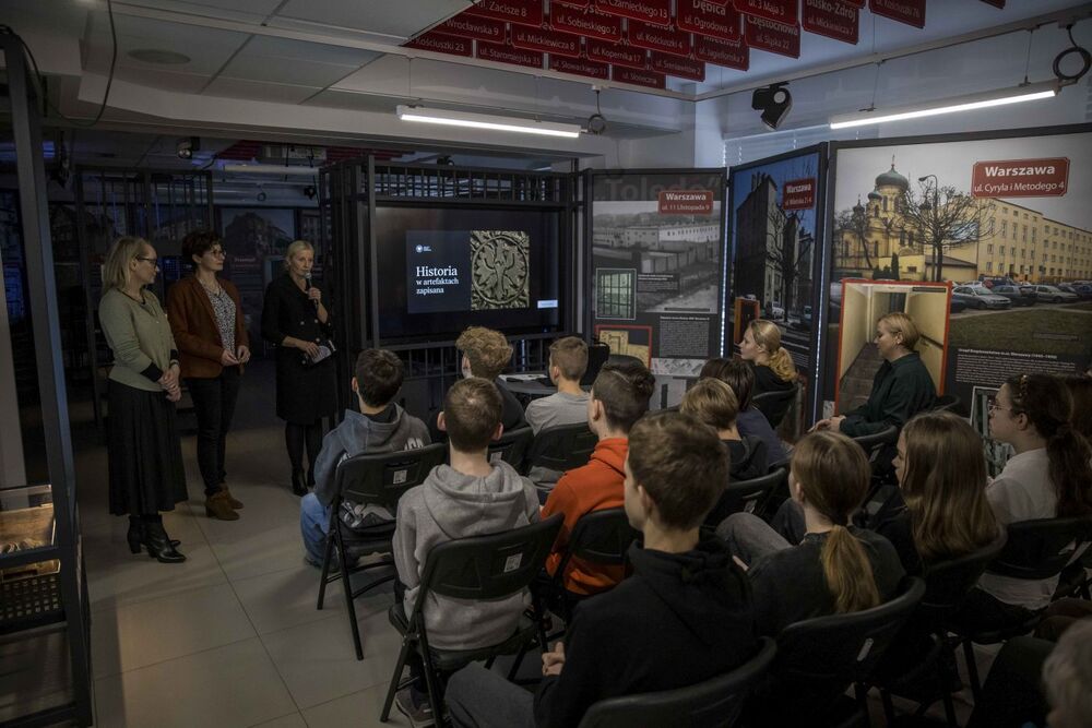 Nowa wystawa z cyklu „Historia w artefaktach zapisana” – Warszawa, 6 lutego 2024. Fot. Katarzyna Adamów (IPN)