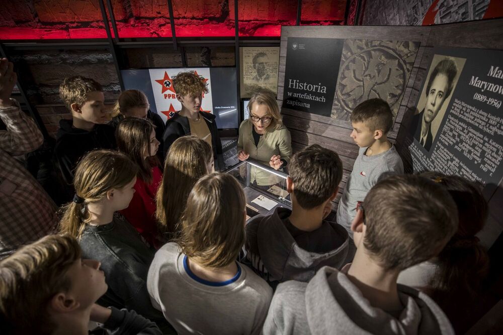 Nowa wystawa z cyklu „Historia w artefaktach zapisana” – Warszawa, 6 lutego 2024. Fot. Katarzyna Adamów (IPN)