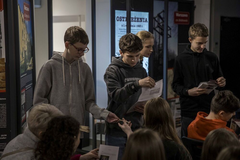 Nowa wystawa z cyklu „Historia w artefaktach zapisana” – Warszawa, 6 lutego 2024. Fot. Katarzyna Adamów (IPN)