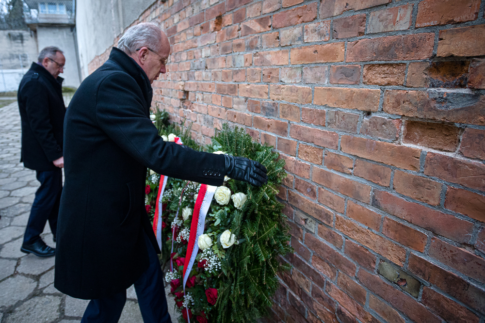 Upamiętniliśmy Żołnierzy Niezłomnych straconych 73 lata temu – Warszawa, 8 lutego 2024. Na zdj. zastępcy prezesa IPN: dr hab. Karol Polejowski oraz dr hab. Krzysztof Szwagrzyk. Fot. Sławek Kasper (IPN)