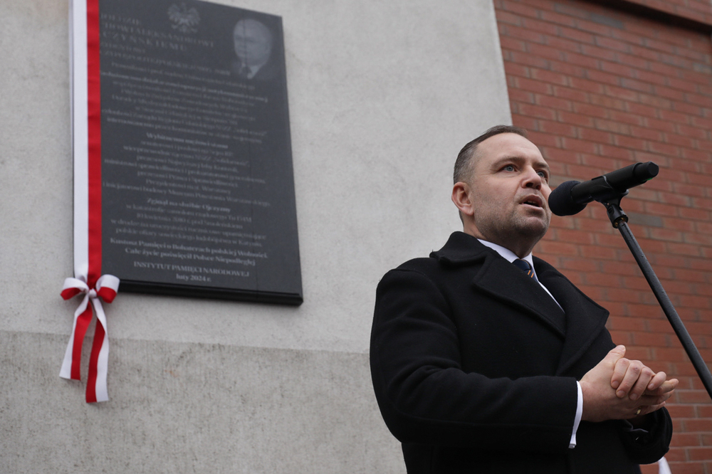 Odsłonięcie tablicy pamiątkowej śp. prezydenta Lecha Kaczyńskiego – Gdańsk, 12 lutego 2024. Na zdj. prezes IPN dr Karol Nawrocki. Fot. Mikołaj Bujak (IPN)