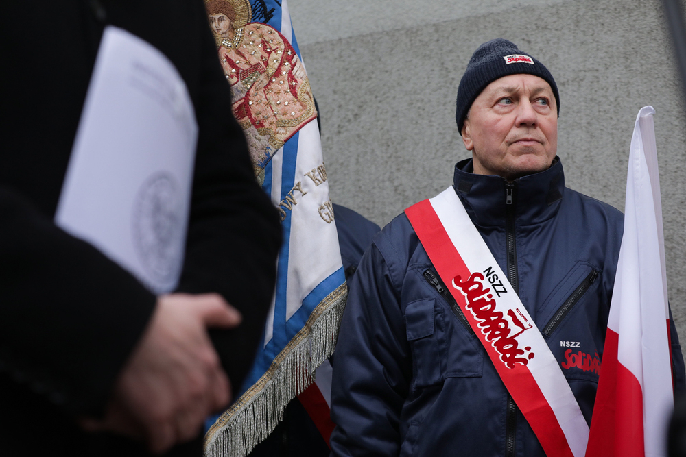 Odsłonięcie tablicy pamiątkowej śp. prezydenta Lecha Kaczyńskiego – Gdańsk, 12 lutego 2024. Fot. Mikołaj Bujak (IPN)