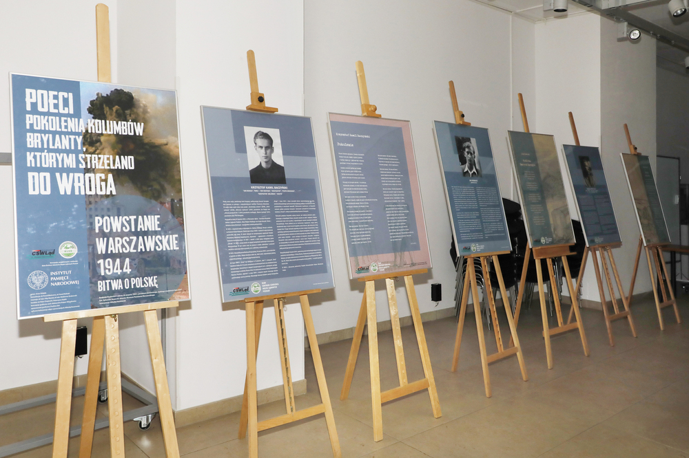 Wystawa „Poeci pokolenia Kolumbów – brylanty, którymi strzelano do wroga. Powstanie warszawskie 1944. Bitwa o Polskę.” – Warszawa, 21 lutego – 20 marca 2024 r. Fot. Piotr Życieński (IPN)