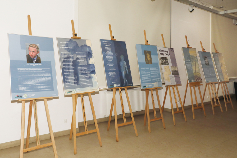 Wystawa „Poeci pokolenia Kolumbów – brylanty, którymi strzelano do wroga. Powstanie warszawskie 1944. Bitwa o Polskę.” – Warszawa, 21 lutego – 20 marca 2024 r. Fot. Piotr Życieński (IPN)