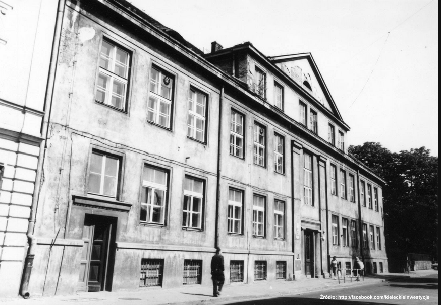 Budynek przy ul. Leśnej 16, dawniej Gimnazjum i Liceum im. bł. Kingi, lata 50. XX wieku