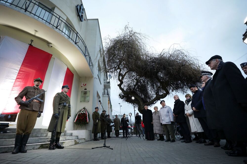 Uroczystości przed Willą Jasny Dom w hołdzie ofiarom komunistycznego terroru – Warszawa, 29 lutego 2024. Fot. Mikołaj Bujak (IPN)