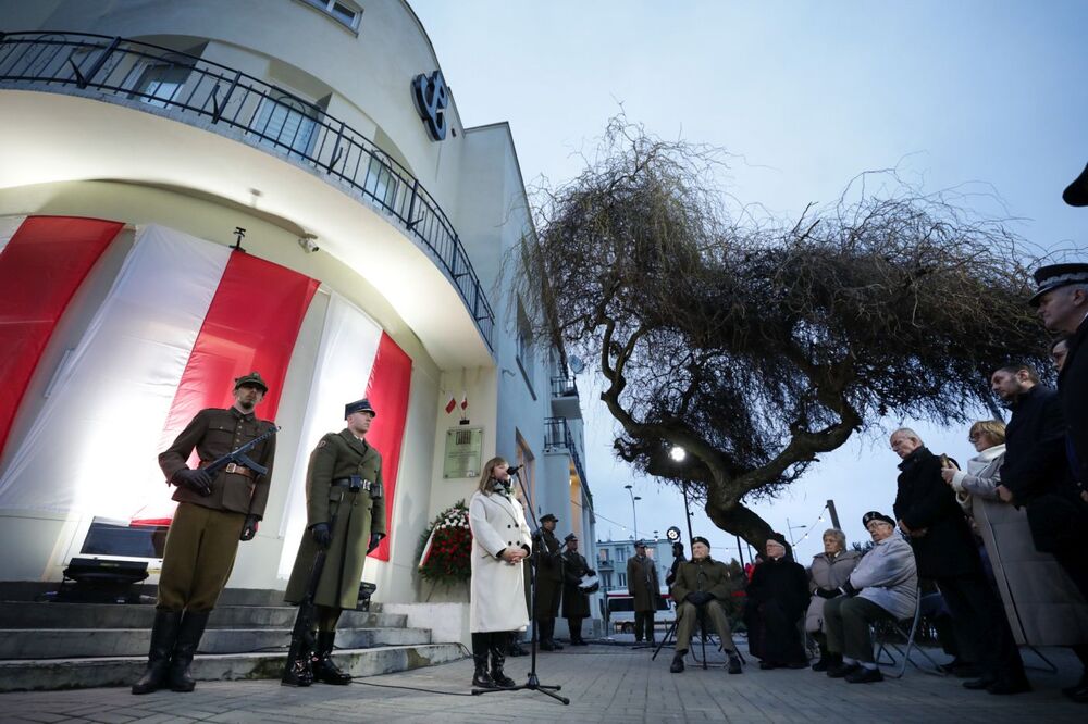 Uroczystości przed Willą Jasny Dom w hołdzie ofiarom komunistycznego terroru – Warszawa, 29 lutego 2024. Fot. Mikołaj Bujak (IPN)