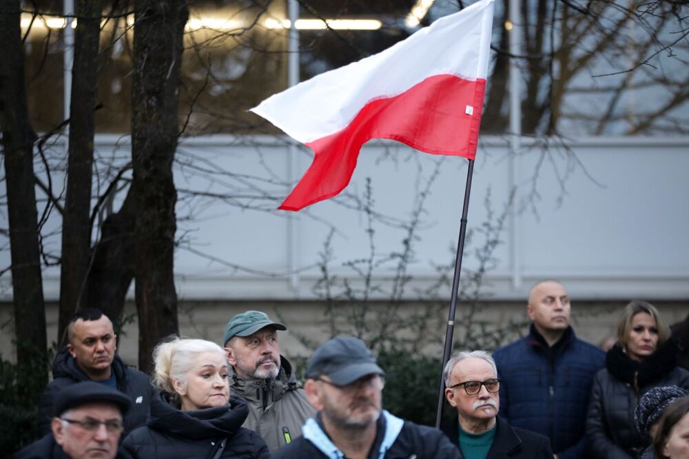 Uroczystość odsłonięcia tablicy poświęconej żołnierzom podziemia niepodległościowego i ofiarom komunistycznego terroru – Koszalin, 1 marca 2024. Fot. Mikołaj Bujak (IPN)